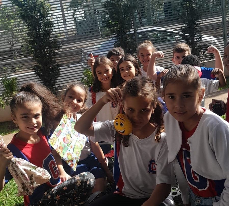 Turma do 2° A realizam atividade de troca de brinquedos