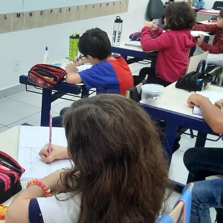 Turma do 4º ano escreve cartas para os familiares