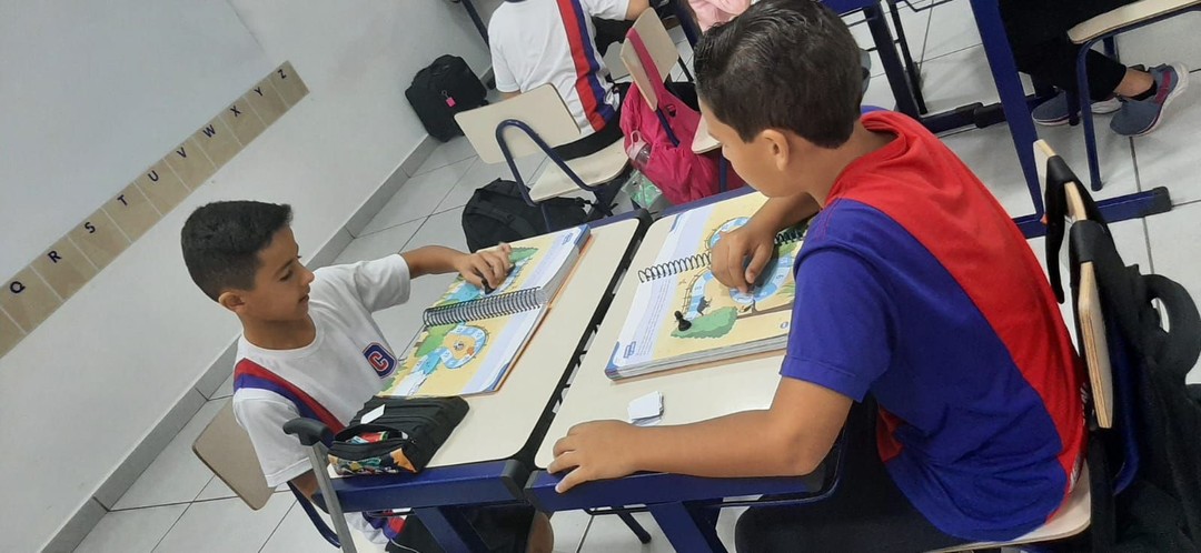 Alunos aprendem com auxílio de jogo de tabuleiro
