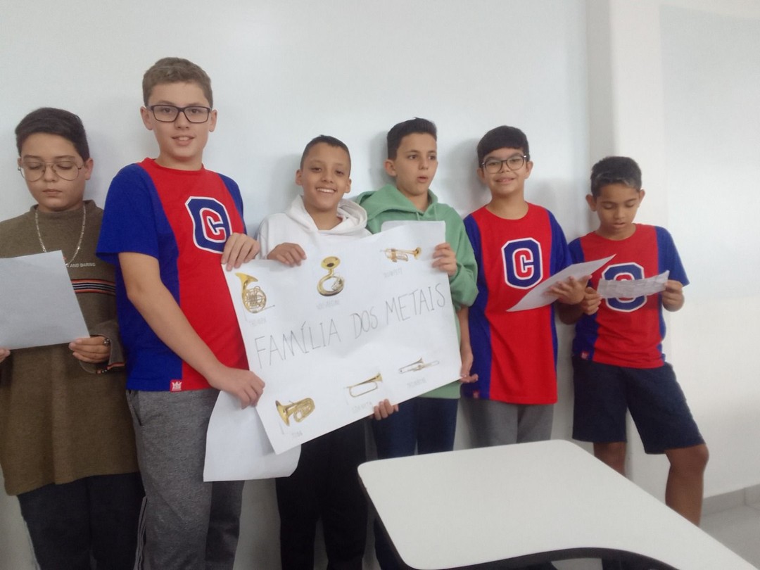 Alunos aprendem sobre história das orquestras