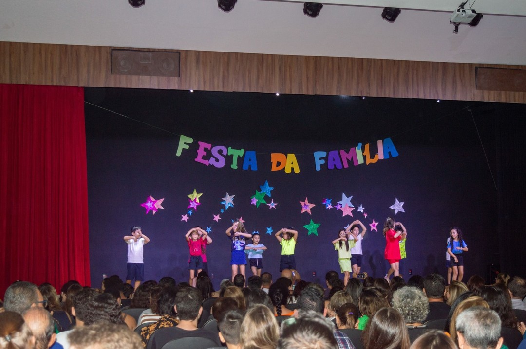 Show de talentos do Colégio Copérnico é um sucesso